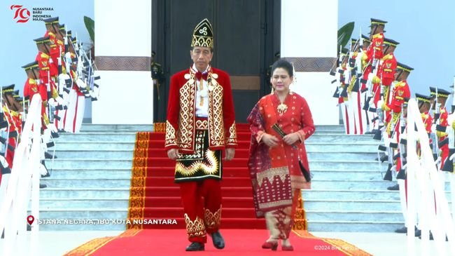 Jokowi Anggun dalam Baju Adat Banjar Gaya yang Merayu