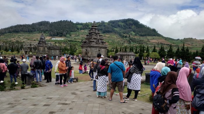 Ribuan Wisatawan Membanjiri Dieng Saat Long Weekend