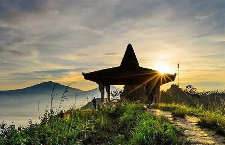 Spot Sunrise Kaliurang, Menyambut Pagi di Lereng Merapi