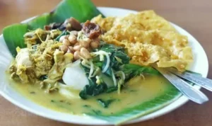Tipat Blayag Bali Khas Buleleng, Sajian Tradisional