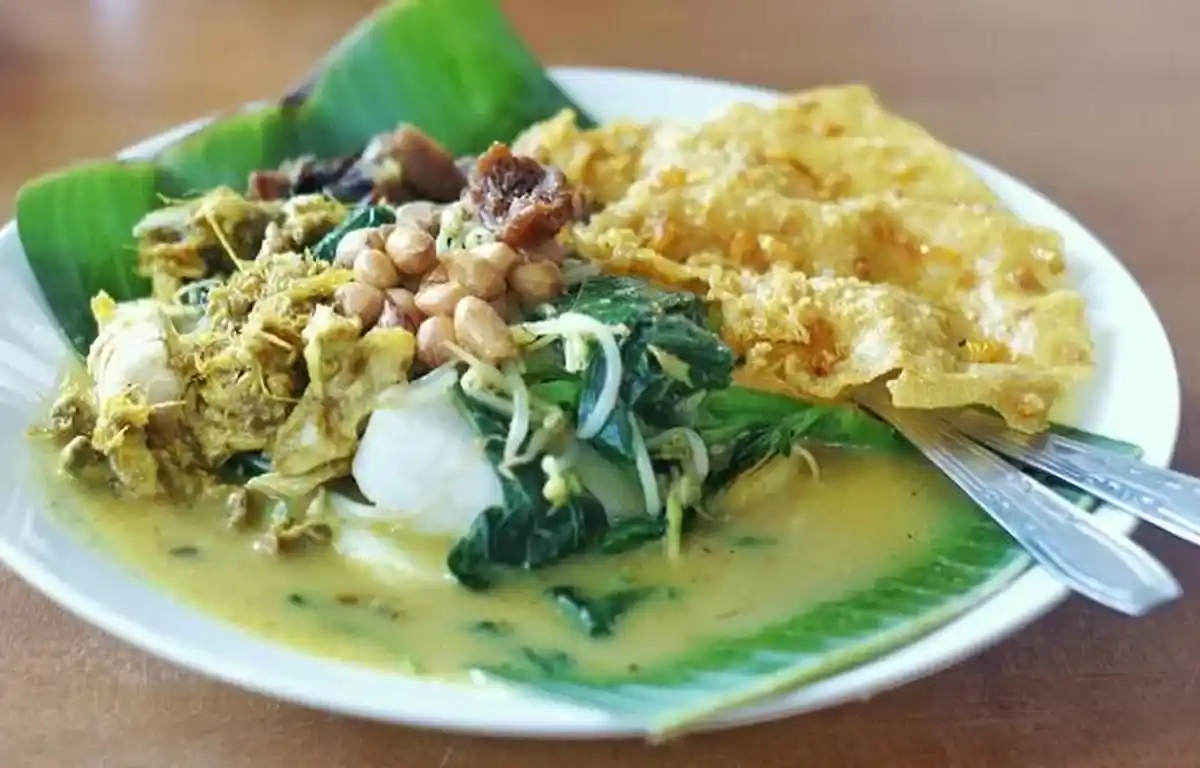 Tipat Blayag Bali Khas Buleleng, Sajian Tradisional