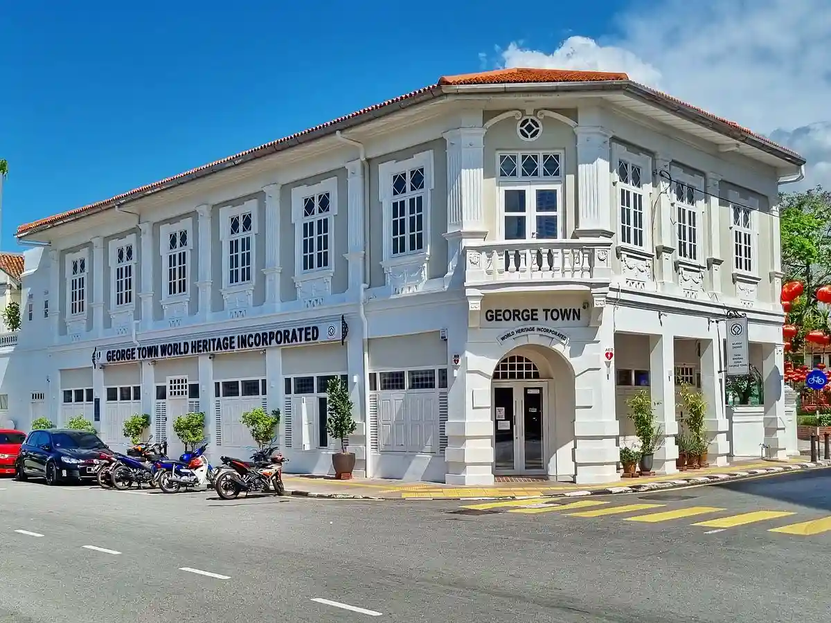Wisata Budaya Malaysia, Jejak Melayu, Peranakan, India, dan Borneo